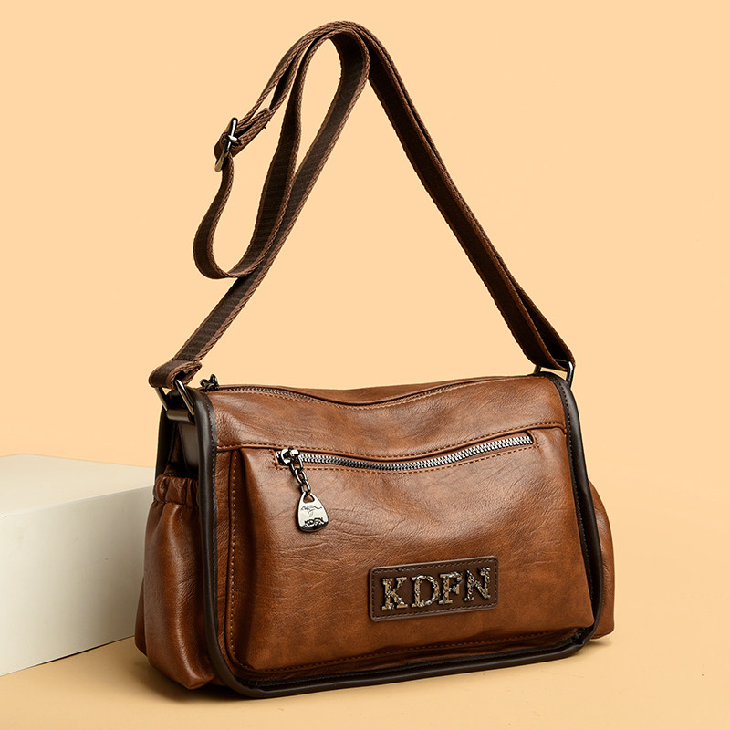 香港免税代购新款真皮单肩包女宽肩带中年妈妈包软牛皮单肩斜挎包
