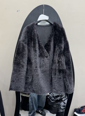 欧洲站2025冬新款时尚V领皮草大衣女长款毛呢外套百搭皮草66058