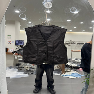 欧洲站2026春季新款时尚V领单排扣绵羊油皮质马甲女款欧货3397