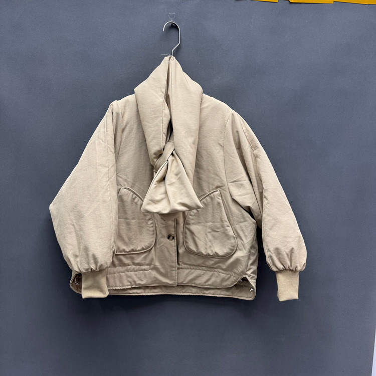 欧货2025冬季加绒可拆围巾外套女