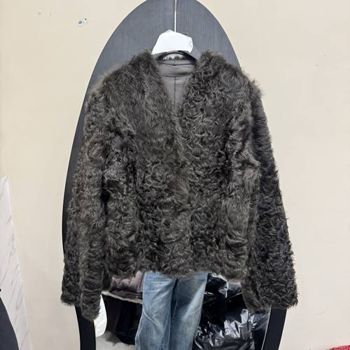 羊羔毛短皮草女V领外套冬季保暖