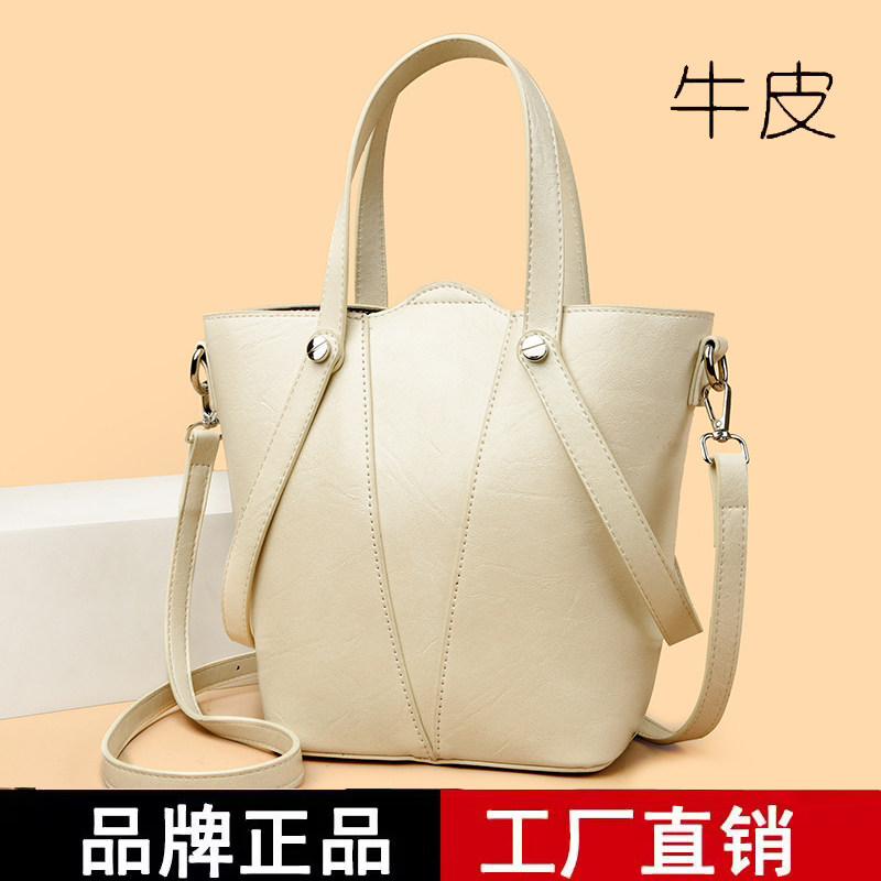 真皮通勤水桶包女2025新款油蜡皮