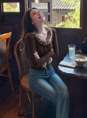 纯欲甜辣妹咖色毛领系绳打底衫