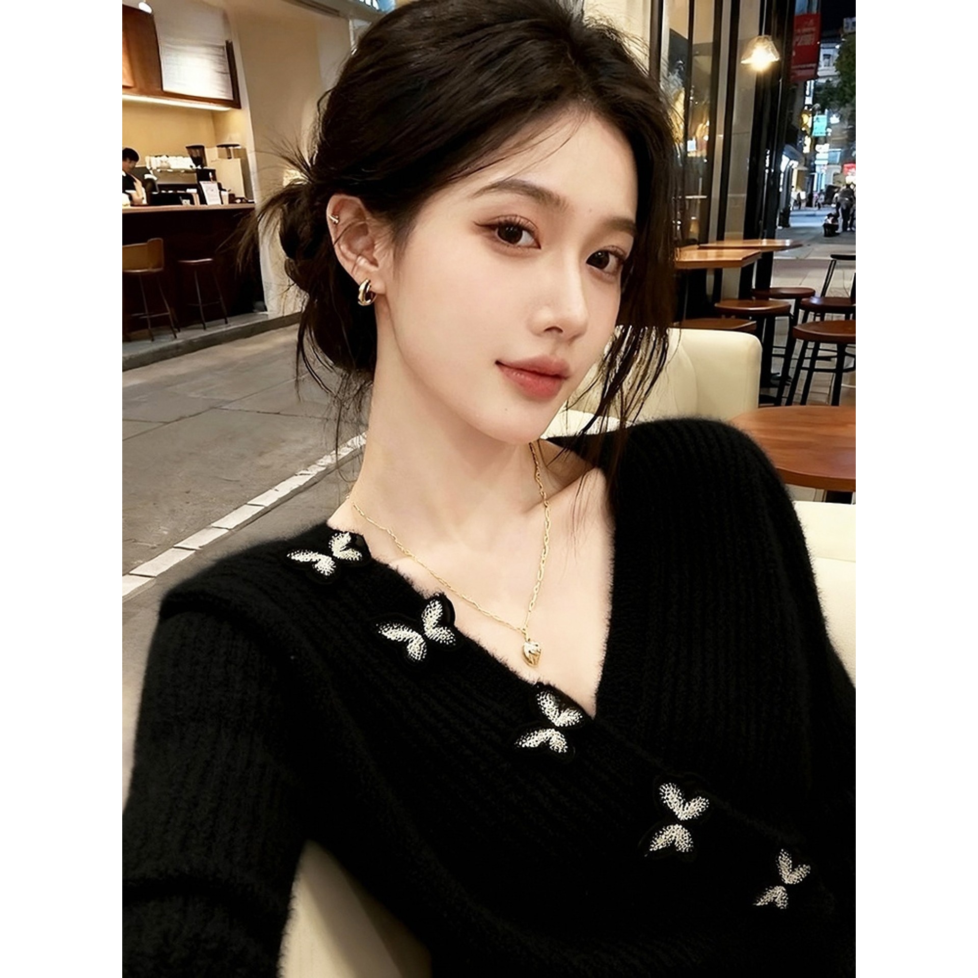 秋冬季法式蝴蝶黑色v领毛衣针织打底衫女内搭高级感显瘦长袖上衣