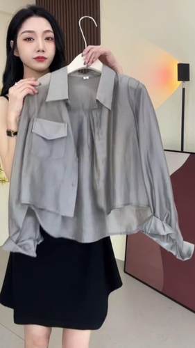 设计感前短后长防晒衬衫女