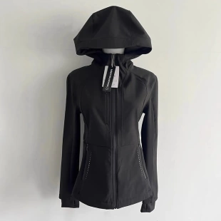 软壳冲锋衣女春秋外套2025新款 收腰显瘦小个子户外上衣骑行服穿搭