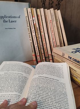 旧书英文古董陈列装饰样板间