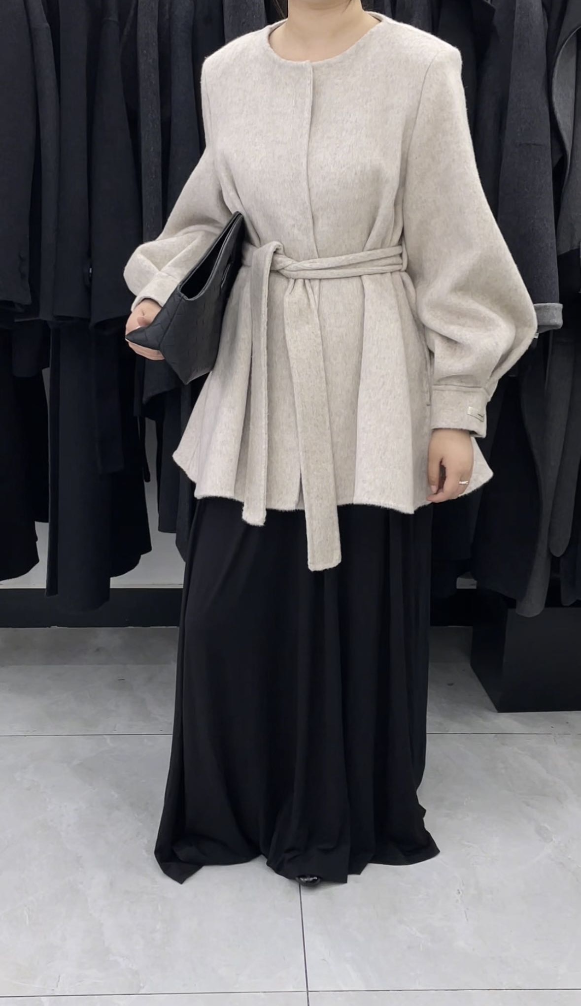 2025年冬季加厚圆领灯笼袖双面羊毛大衣短款气质显瘦羊毛呢外套女