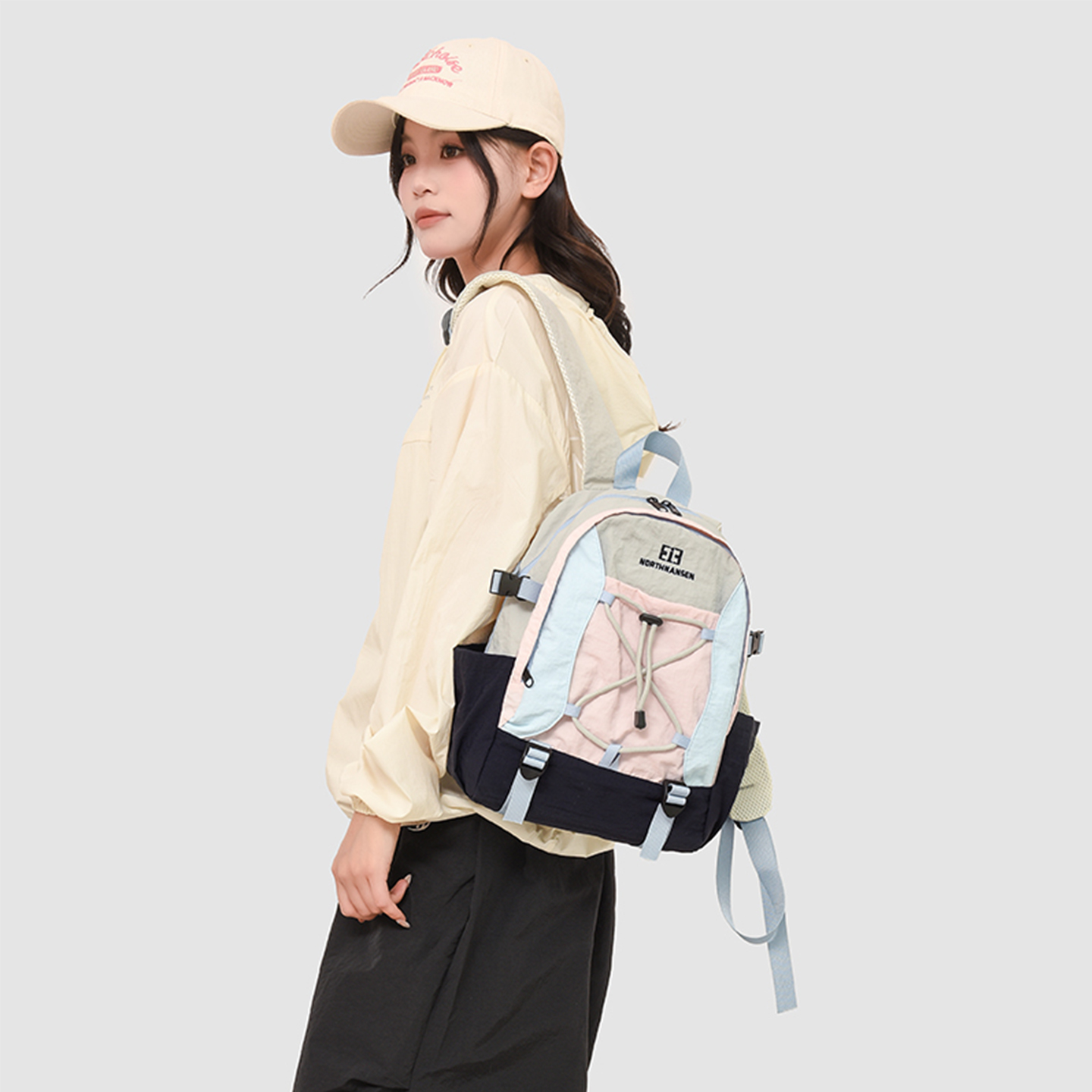 户外超轻皮肤包女夏季轻便双肩包