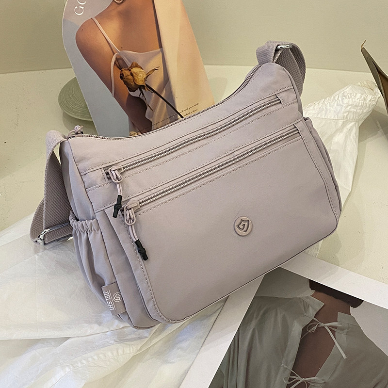 捷朗仕轻便多层防水尼龙休闲包