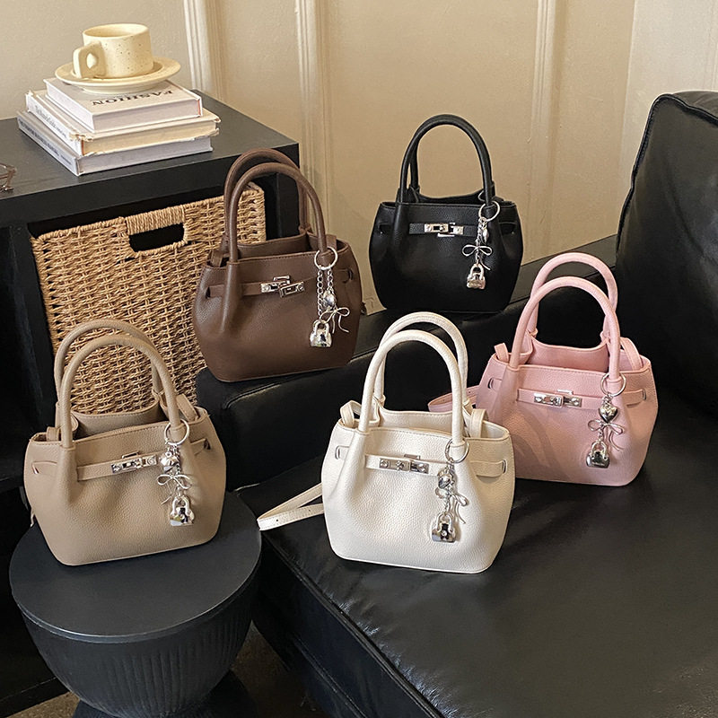 高级感手提包包女式2026新款潮轻奢通勤斜挎包百搭单肩菜篮子女包,箱包皮具/热销女包/男包,单肩包,淘宝优惠券,粉丝福利购,淘宝优惠卷