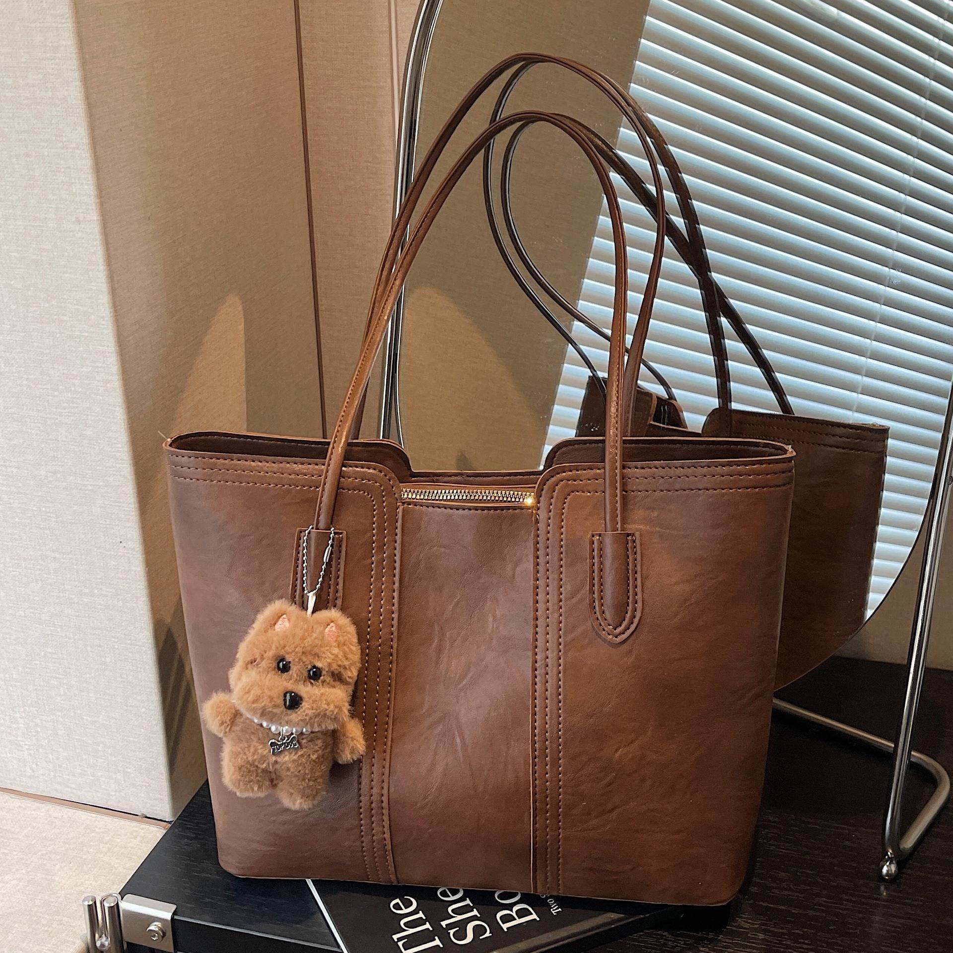 复古大容量包包女式2026新款小众高级感流行时尚单肩包通勤托特包,箱包皮具/热销女包/男包,腋下包,淘宝优惠券,粉丝福利购,淘宝优惠卷