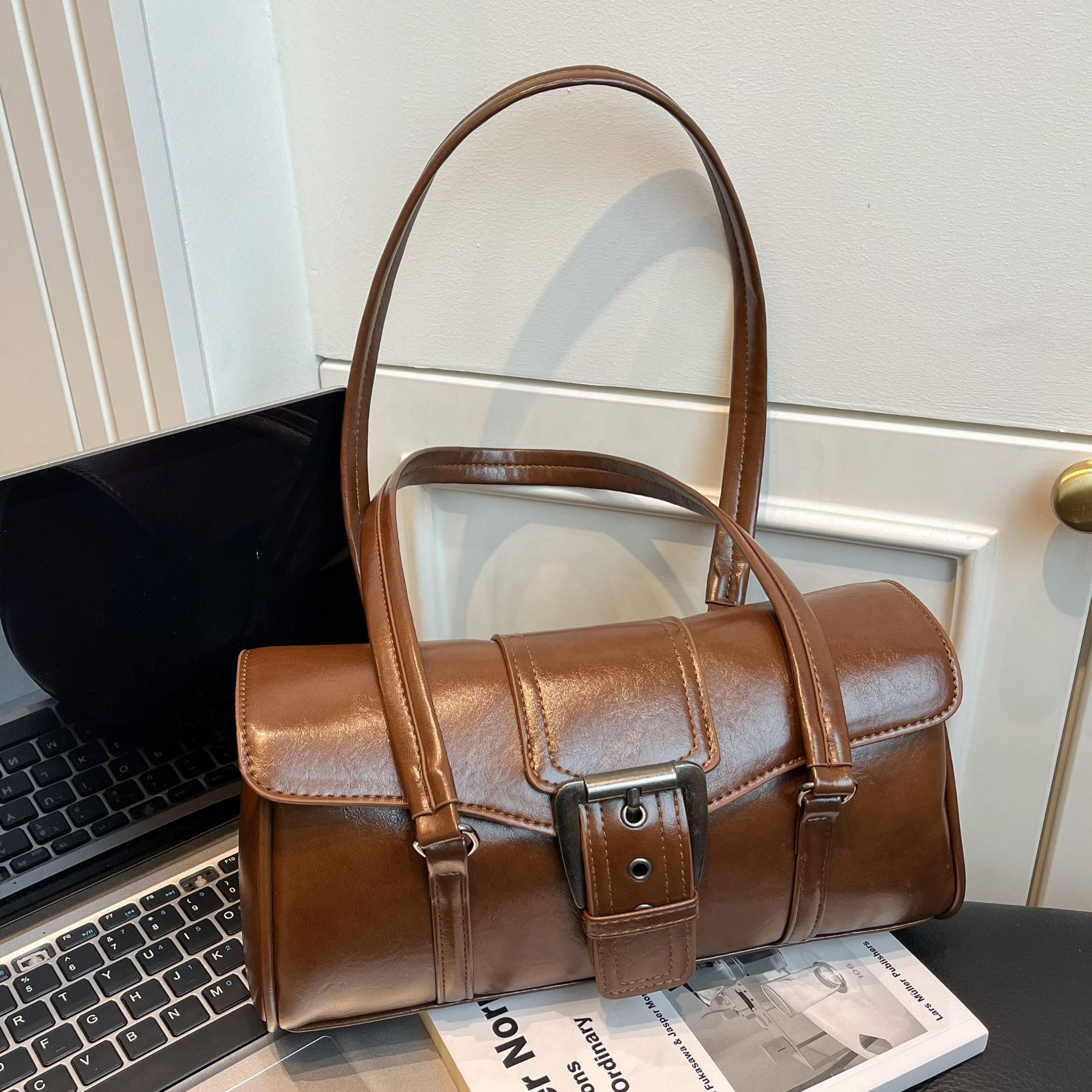 高级感复古通勤大容量手提