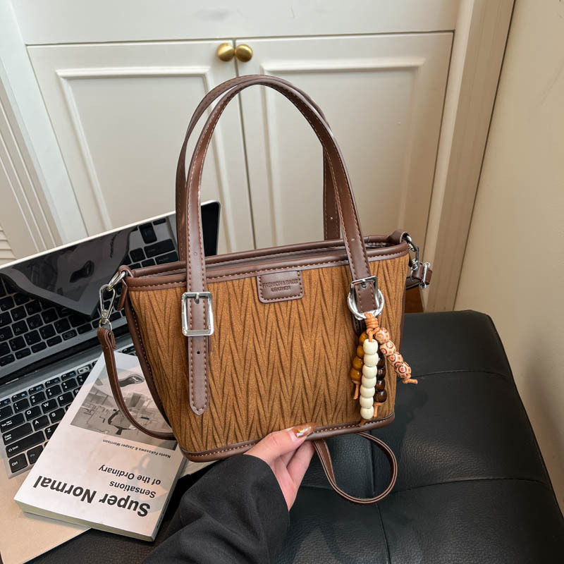 超火精致水桶包包女2026新款百搭手提小拎包高级感通勤单肩斜挎包,箱包皮具/热销女包/男包,单肩包,淘宝优惠券,粉丝福利购,淘宝优惠卷