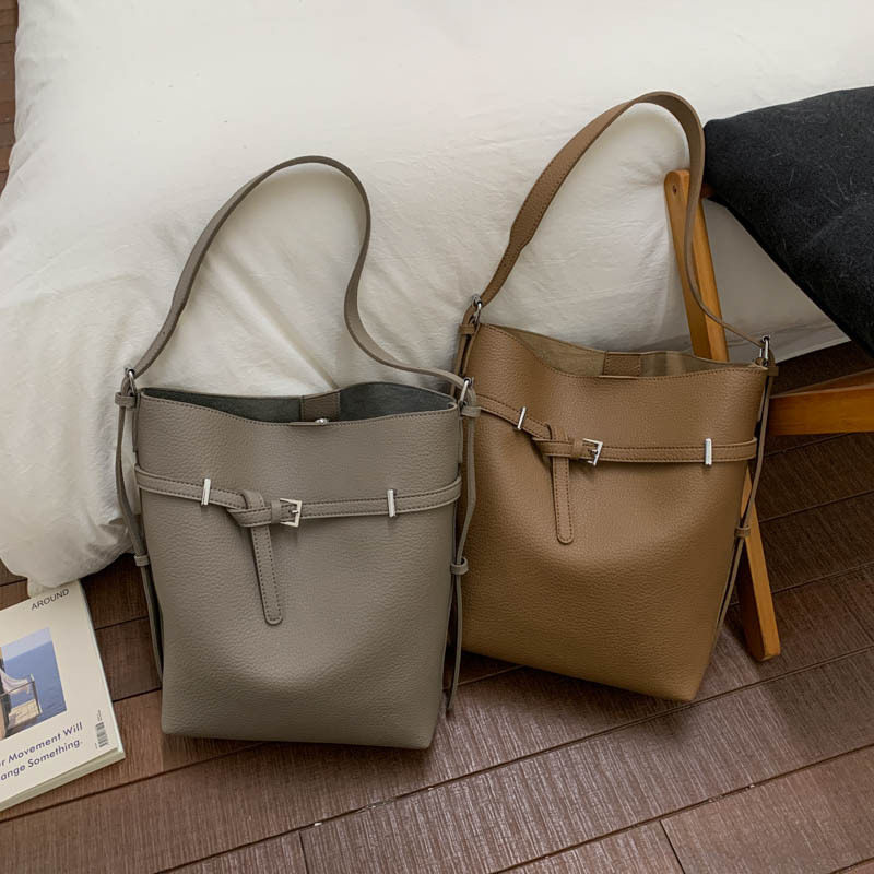 高级感复古大容量包包女2026新款时尚通勤单肩斜挎包托特包水桶包,箱包皮具/热销女包/男包,腋下包,淘宝优惠券,粉丝福利购,淘宝优惠卷