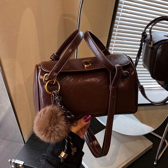 高级感洋气枕头包包女2025新款潮复古手提圆筒包美拉德单肩斜挎包,箱包皮具/热销女包/男包,单肩包,淘宝优惠券,粉丝福利购,淘宝优惠卷