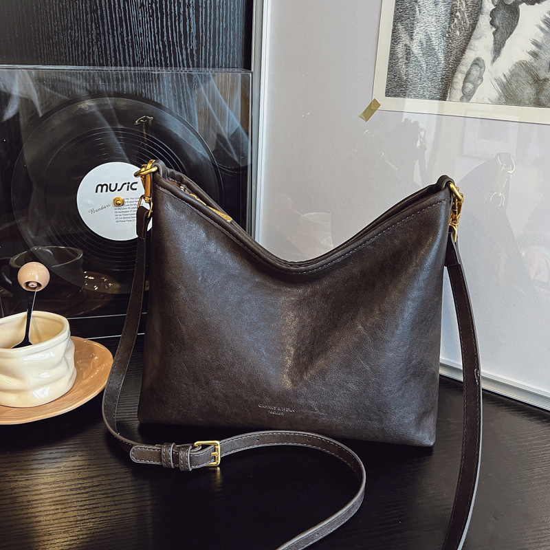 小众复古腋下包女2025新款