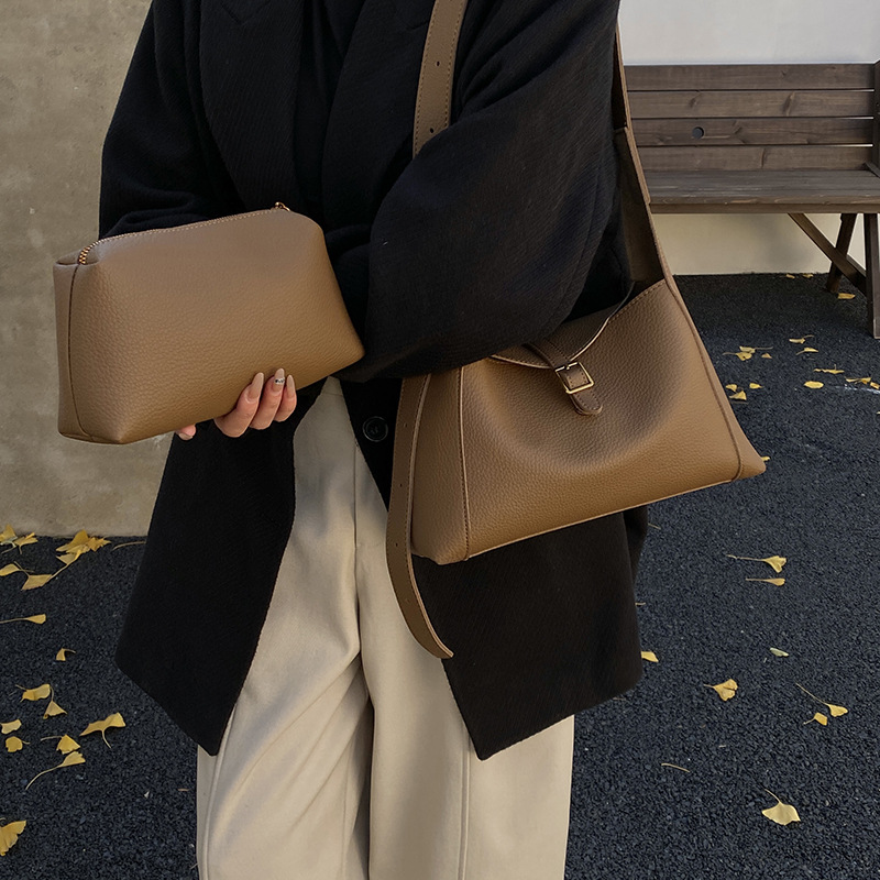 秋冬复古腋下包女2025新款