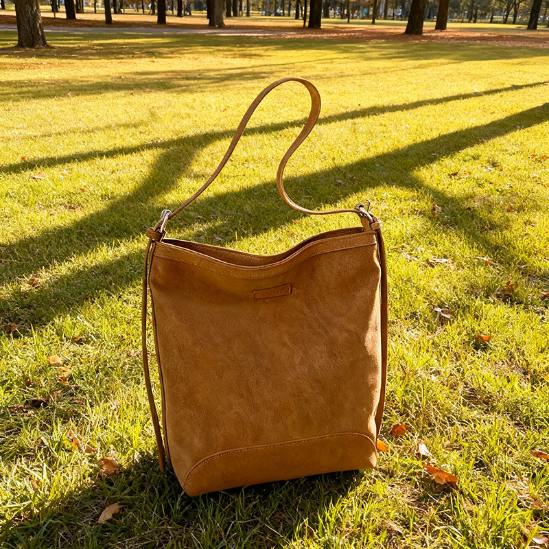 大容量休闲百搭托特包2025