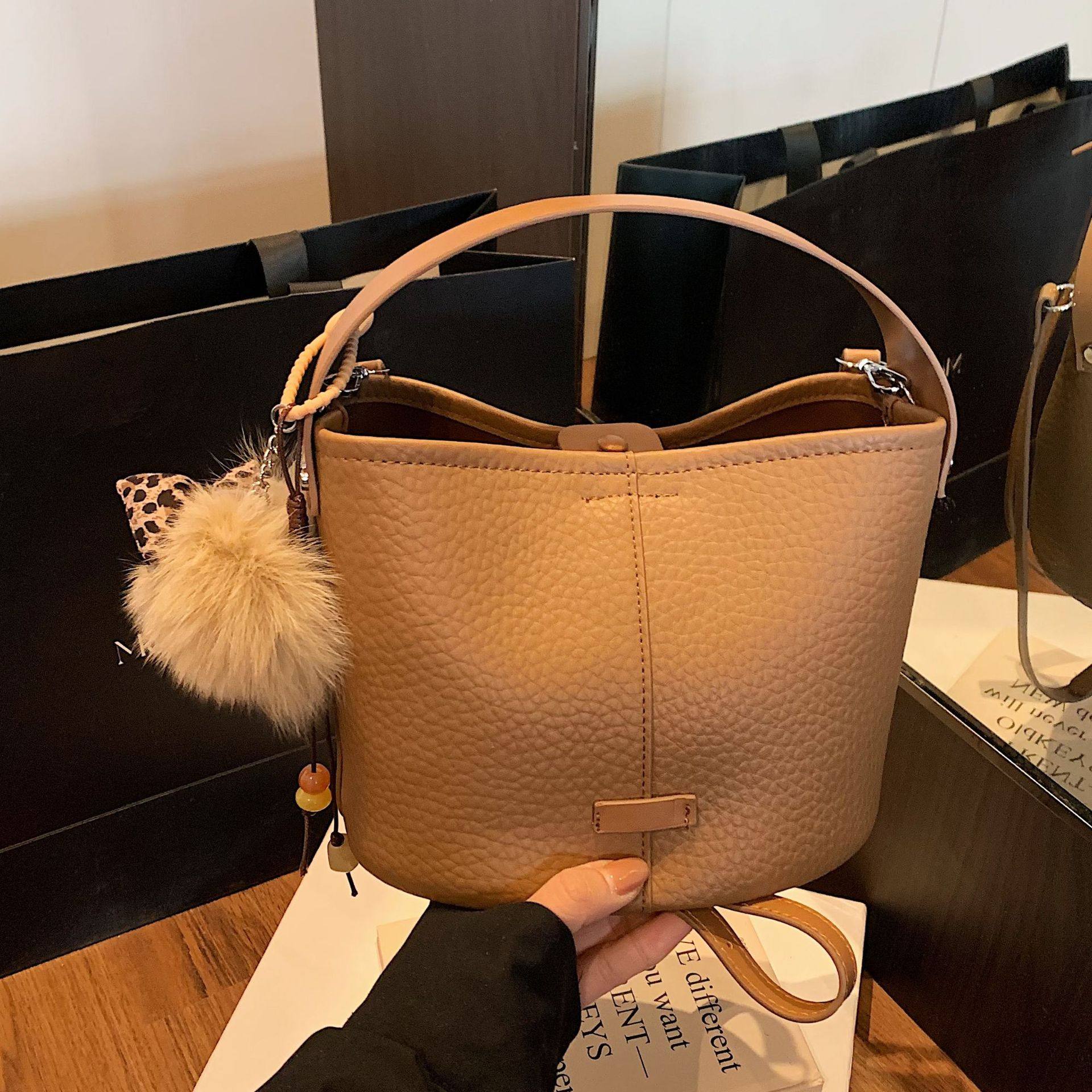 荔枝纹水桶小包包女2026新款高级感复古百搭手提斜挎包休闲单肩包,箱包皮具/热销女包/男包,单肩包,淘宝优惠券,粉丝福利购,淘宝优惠卷