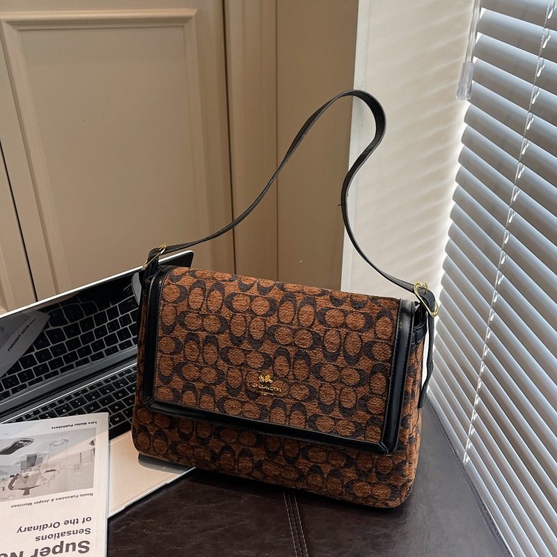 时尚简约绒面翻盖单肩包2025新小众轻奢手提包通勤百搭腋下斜挎包,箱包皮具/热销女包/男包,单肩包,淘宝优惠券,粉丝福利购,淘宝优惠卷