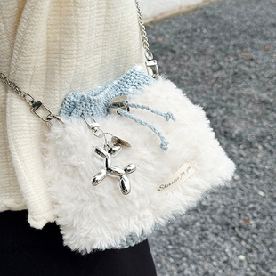 闲惠居家雪团斜挎水桶包钩织包包diy材料包皮草毛线钩针编织