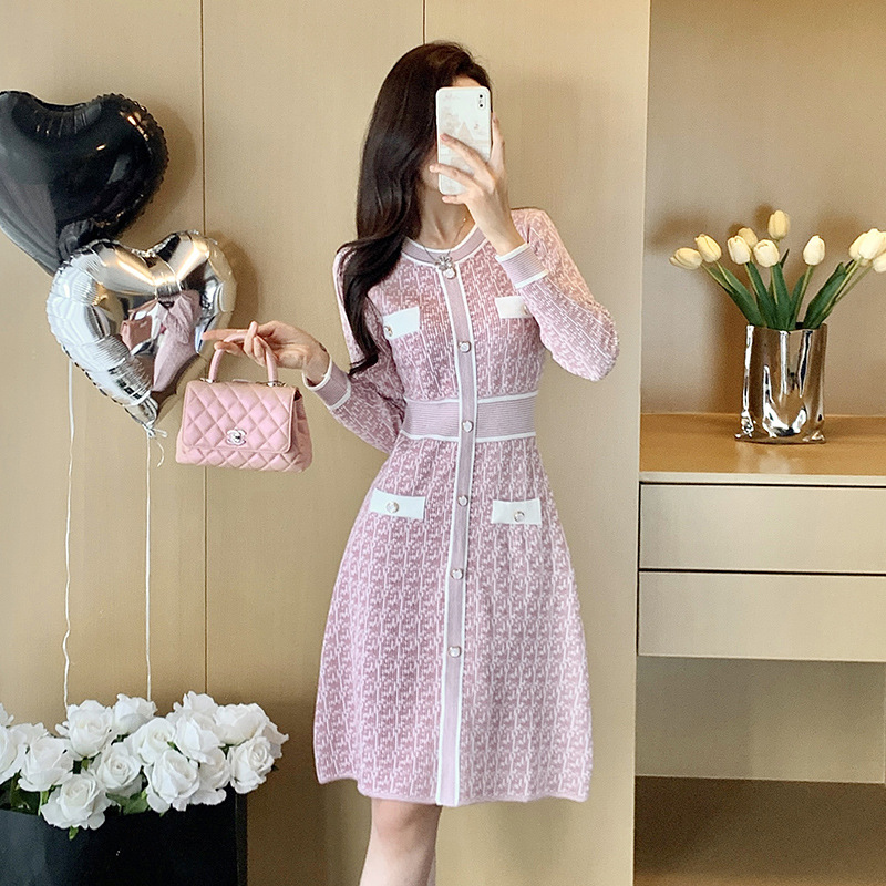 名媛小香风2025春季新款针织连衣裙女长袖高腰A字内搭毛衣裙6002