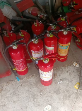 二手维修好的干粉灭火器，4公斤红色外观，八九成新，90粉新国标