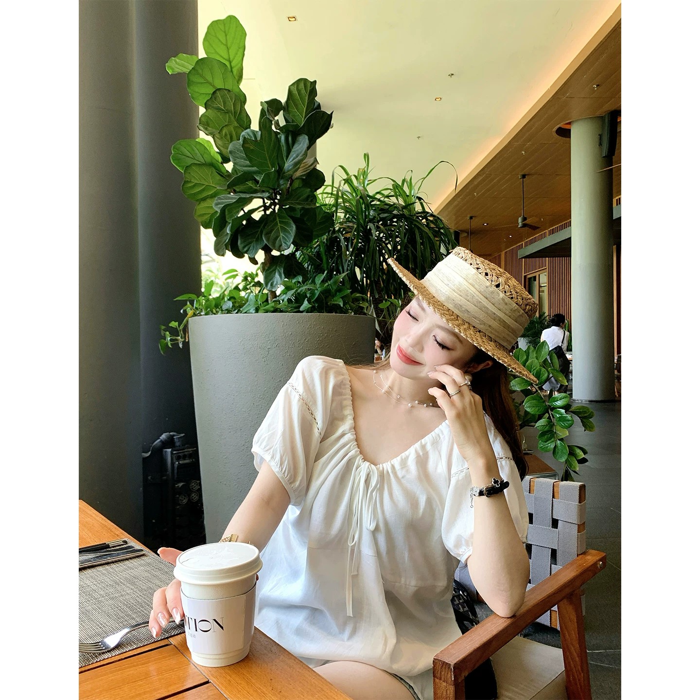 ‘海边集市’法式娃娃衫女新款夏季v领凉感显瘦衬衫