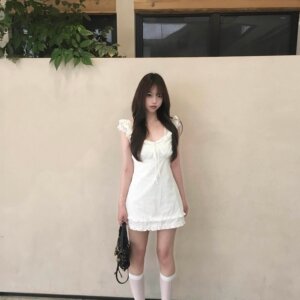 法式荷叶边小飞袖白色吊带连衣裙女夏季高级感气质显瘦初恋小白裙
