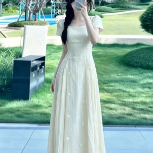 蕾丝白色连衣裙子女夏2026新款小众高级感收腰温柔赫本风漂亮长裙
