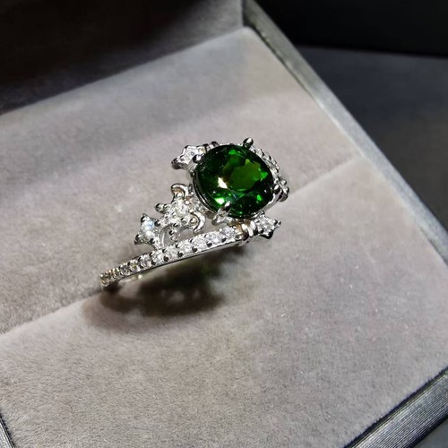 【luna与胖弟】 JN-CBGF6-63 透辉石银镶圆钻切戒指