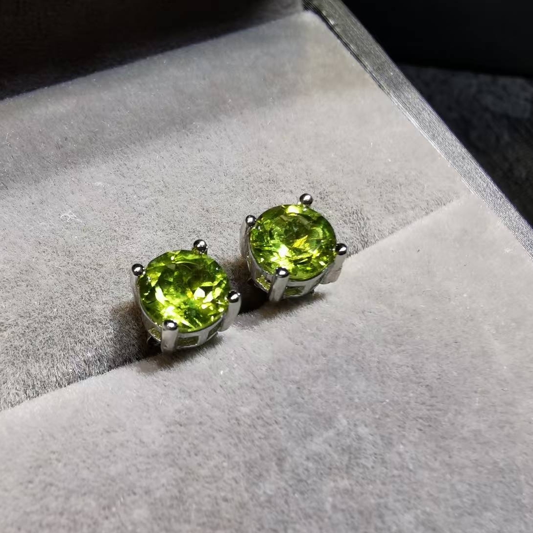 【luna与胖弟】 JN-CBGF6-12 橄榄石银镶圆钻切耳钉