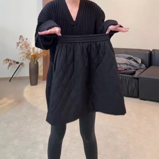 黑色夹棉短裙女秋冬新款松紧腰显瘦遮肉时尚百搭减龄休闲半身裙子