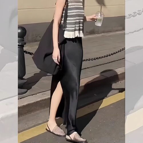 黑色缎面半身裙女夏季新款薄款半裙垂感光泽感显瘦松紧腰开叉长裙