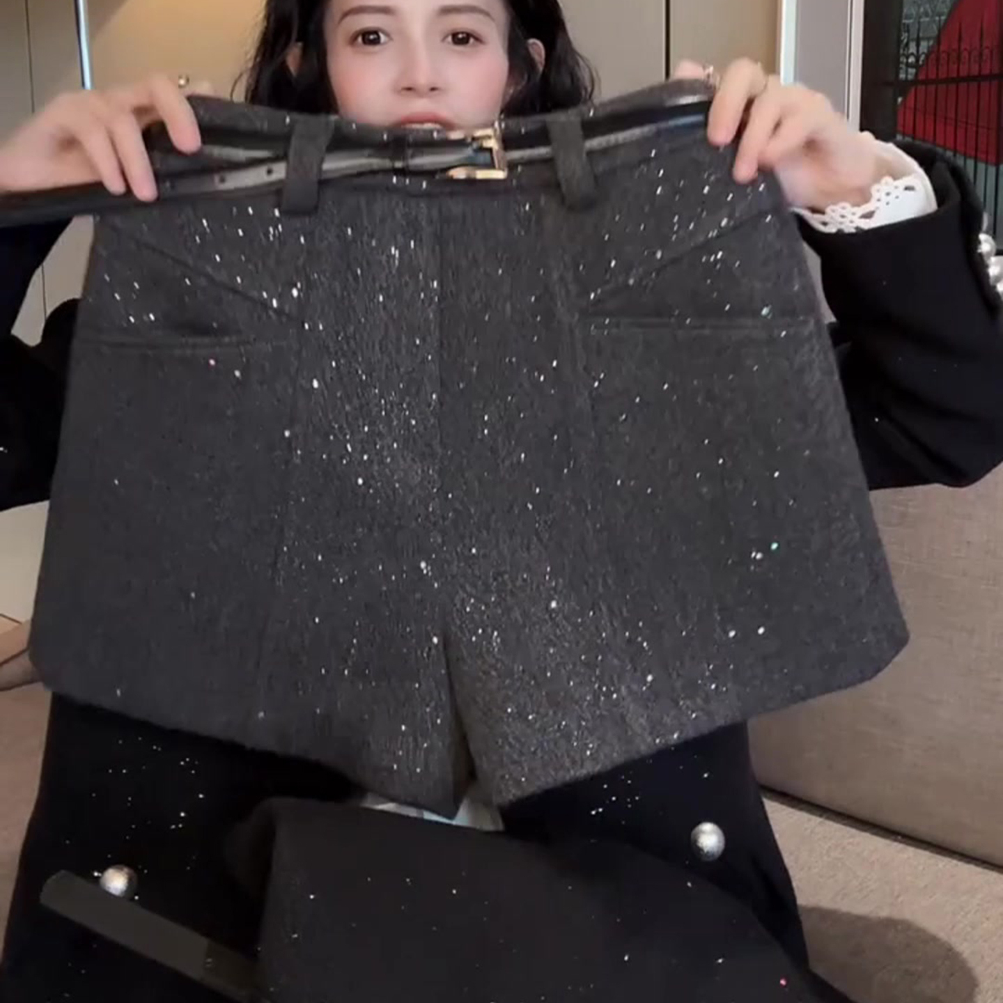 2025秋季流行新款高级感灰色细闪毛呢短裤女高腰显瘦宽松时髦短裤