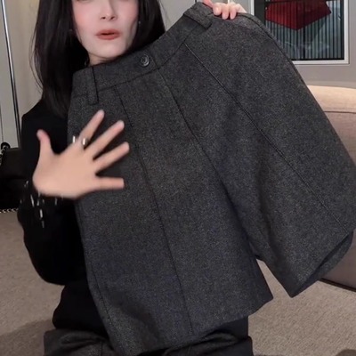 黑灰色毛呢五分裤女2025秋季流行新款高腰宽松时尚百搭阔腿中裤子