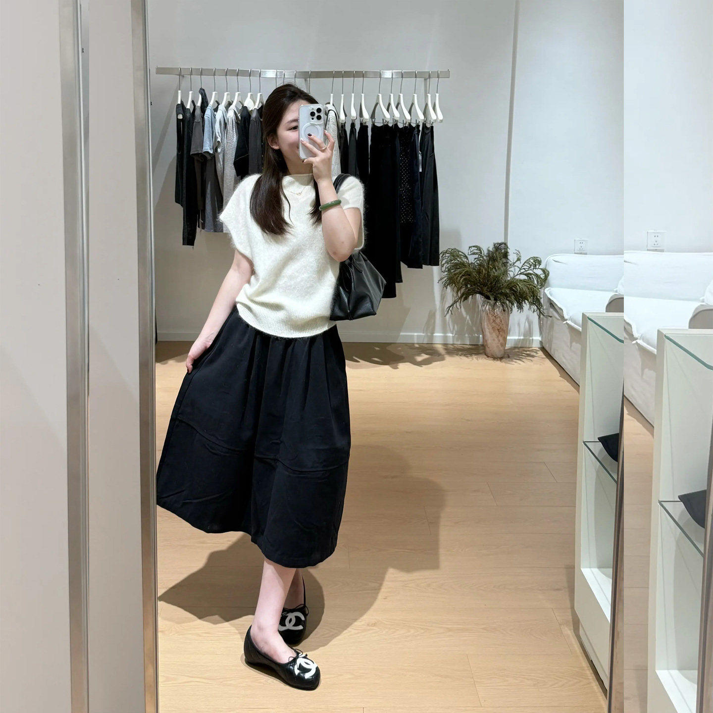 韩系松弛感花苞半身裙女秋季高腰显瘦遮胯百搭休闲黑色蓬蓬中长裙