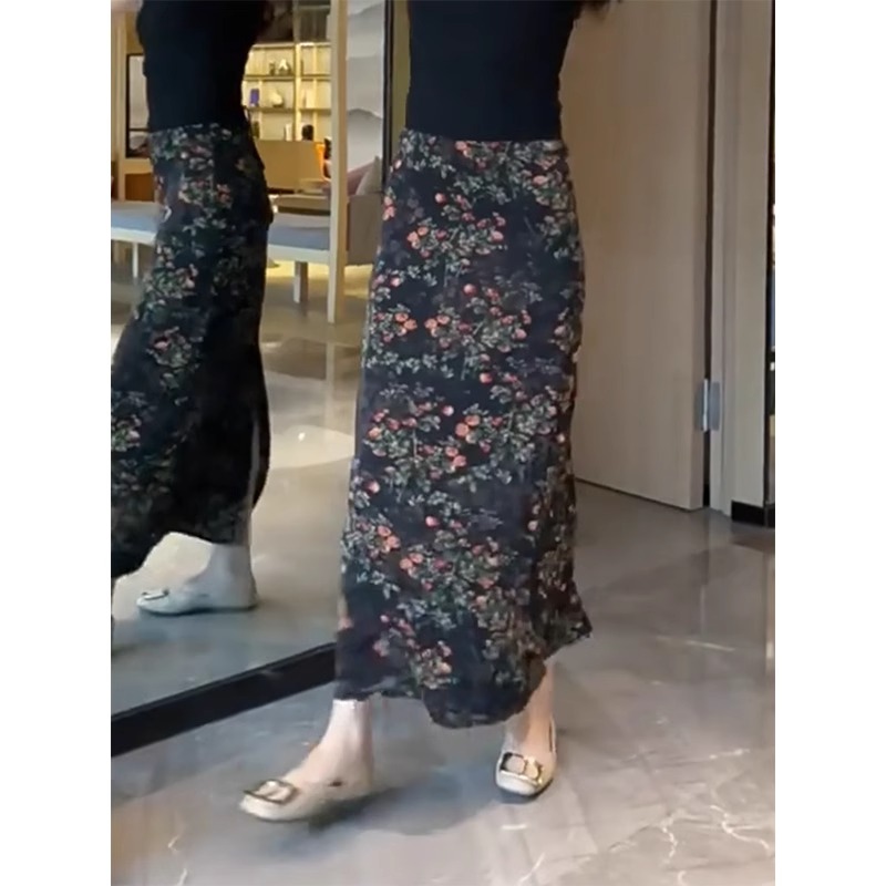 法式复古碎花半身裙女2025年夏季新款高腰气质独特别致包臀长裙子