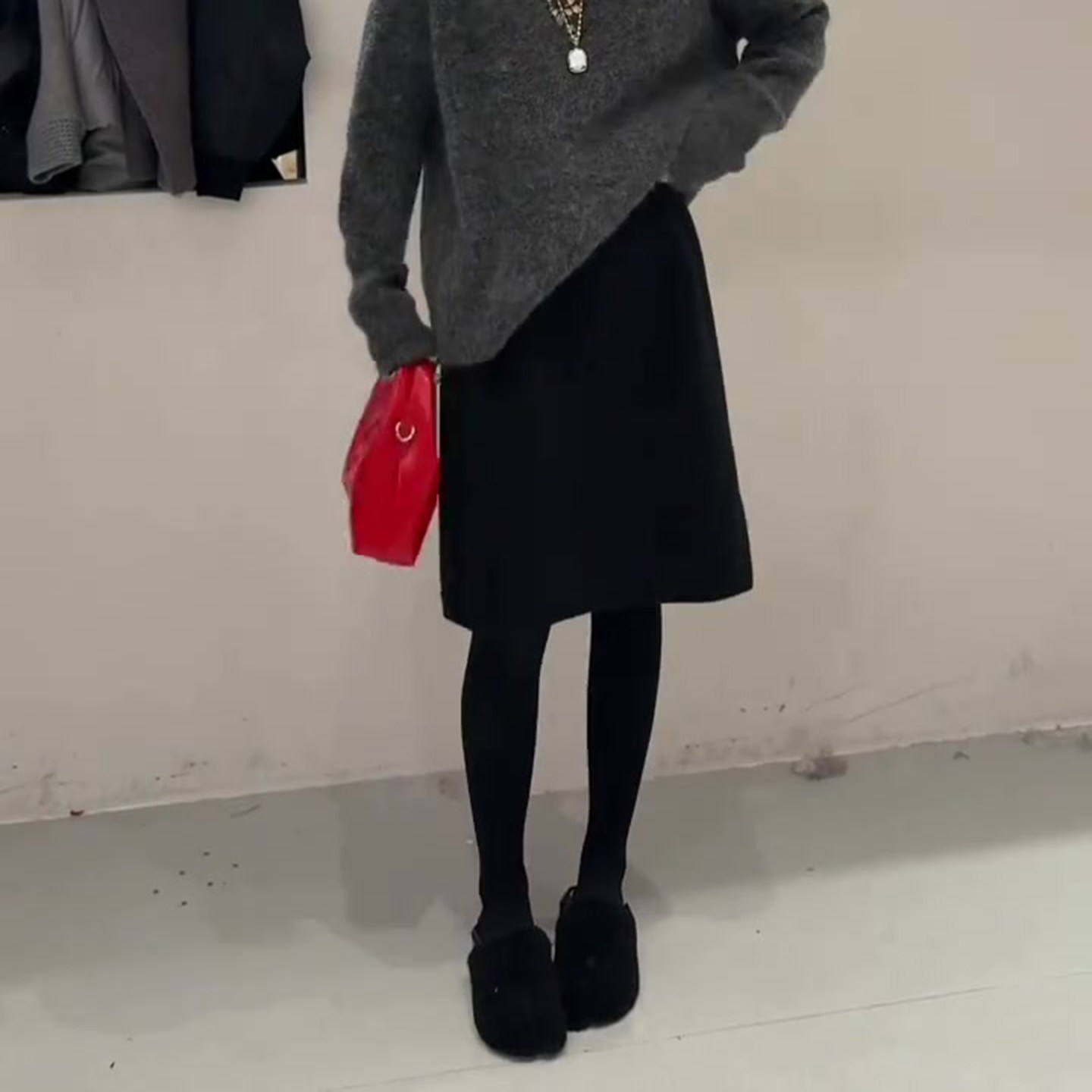 黑色毛呢半身裙女秋冬流行新款高腰显瘦遮胯时尚气质百搭a字半裙