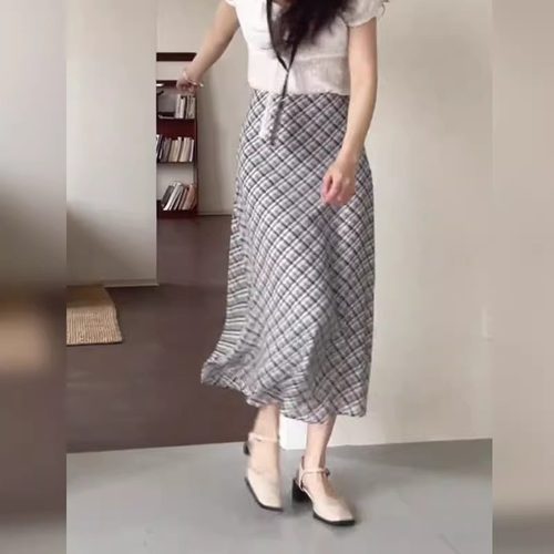 日系简约风温柔优雅垂感直筒格子半身裙2026年夏季新款显瘦遮胯女
