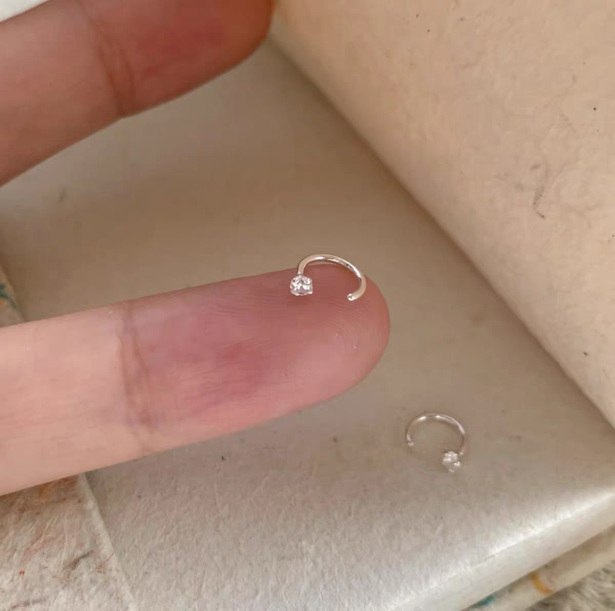 超闪锆石耳圈耳环养耳洞小钻耳骨钉韩系气质耳饰简约小巧迷你耳钉,饰品/流行首饰/时尚饰品新,耳钉,淘宝优惠券,粉丝福利购,淘宝优惠卷