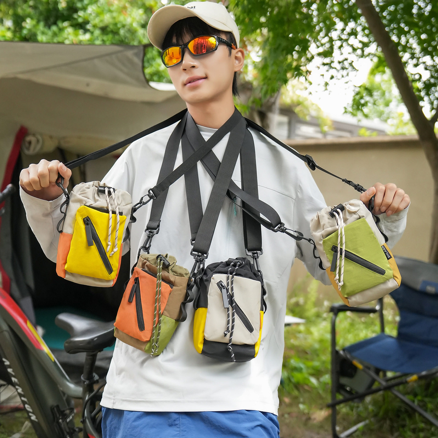 户外运动风儿童斜挎包夏天多巴胺撞色配饰包潮酷洋气小男孩水杯包