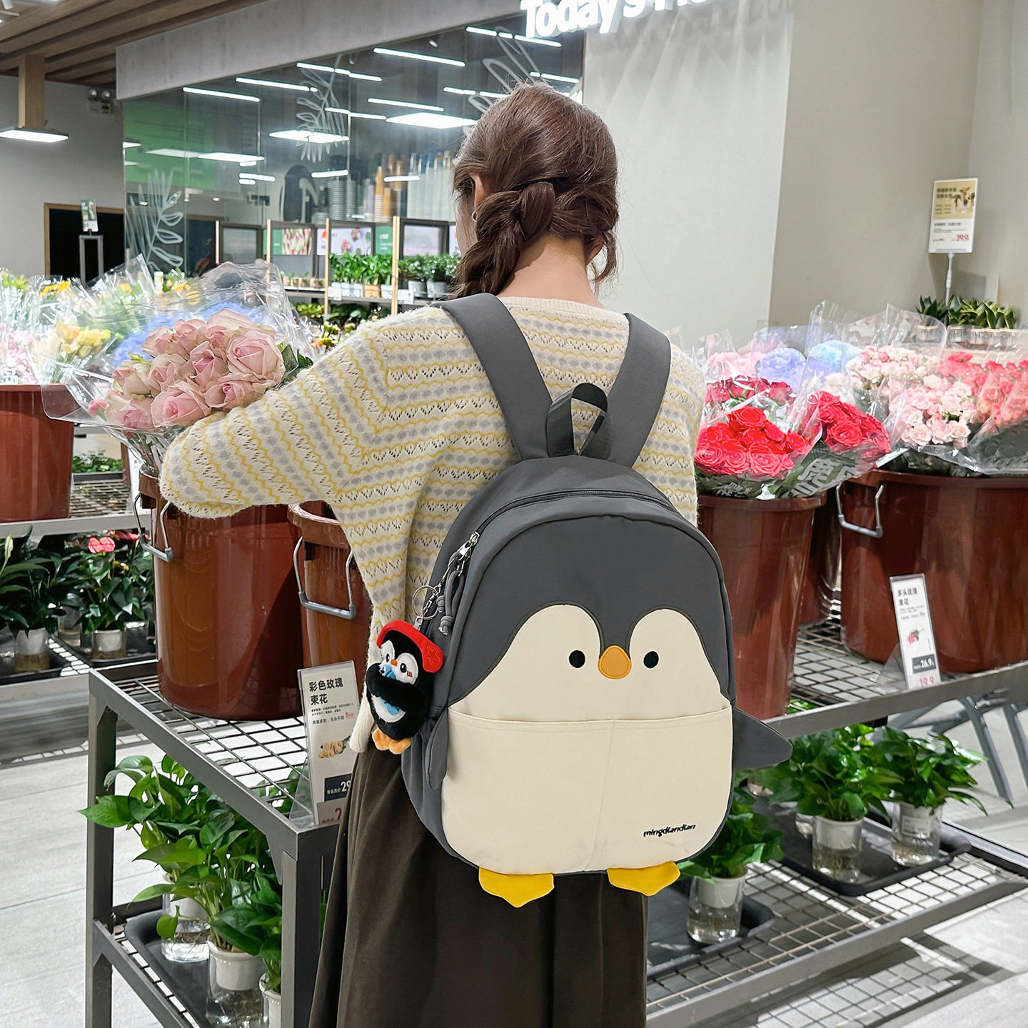 可爱卡通企鹅双肩包女学生百搭少女心书包轻便旅游休闲时尚小背包