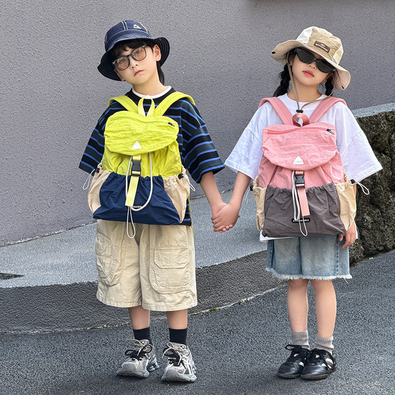 儿童包包2026新款夏季潮酷小男孩户外登山包大容量女童轻便双肩包