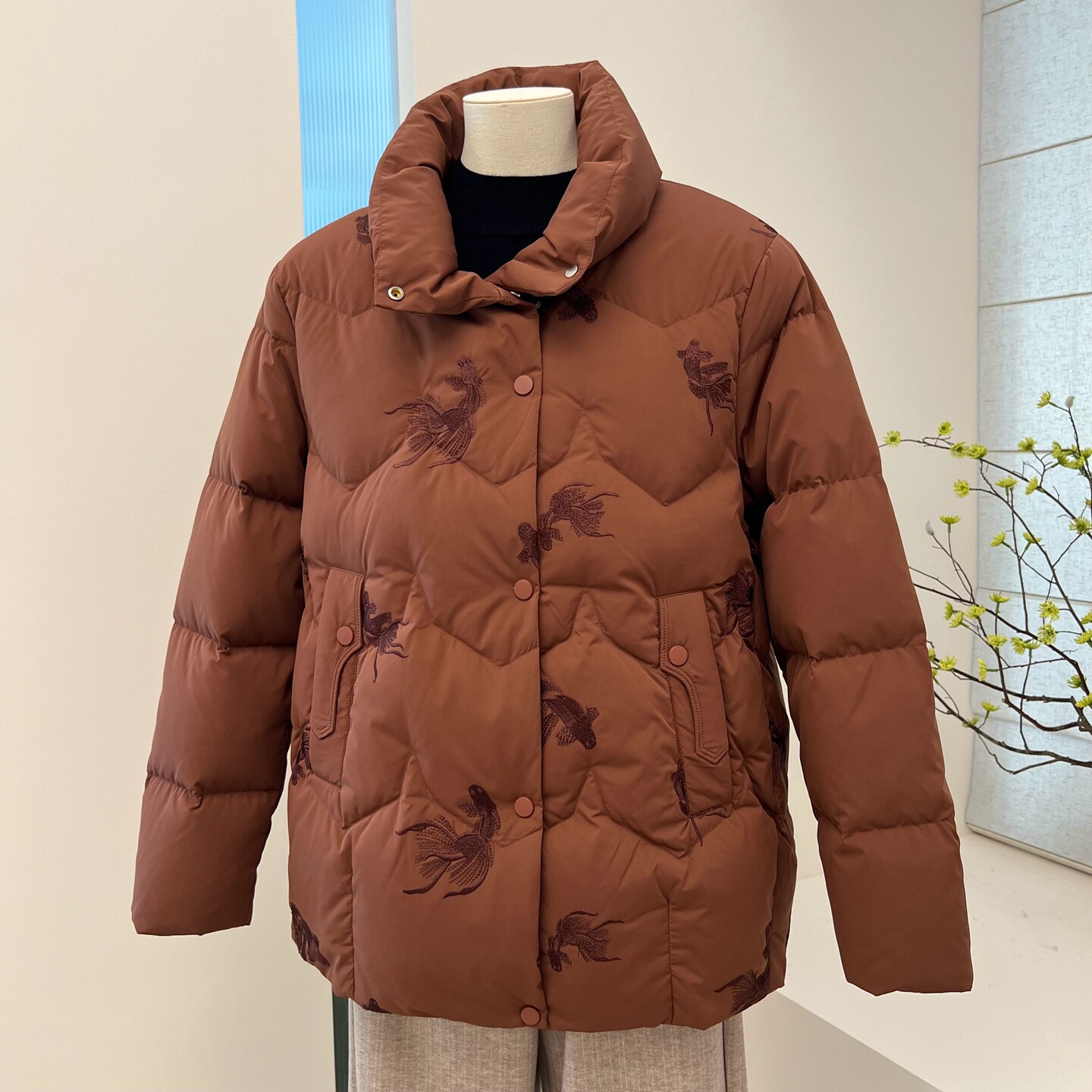 冬季新款抗寒保暖妈妈装羽绒服宽松外套中老年刺绣拉链短款上衣女,女装/女士精品,中老年女装,淘宝优惠券,粉丝福利购,淘宝优惠卷