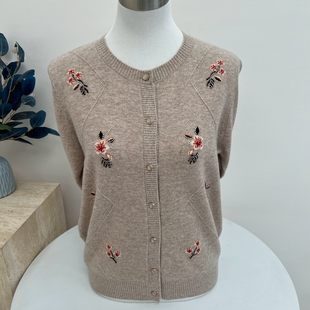 秋冬中老年针织老人奶奶毛线衣 宽松大码 100%纯羊毛妈妈装 圆领开衫