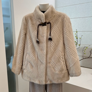 中年新品皮毛一体冬季加厚保暖外套仿水貂绒翻领盘扣妈妈装上衣女