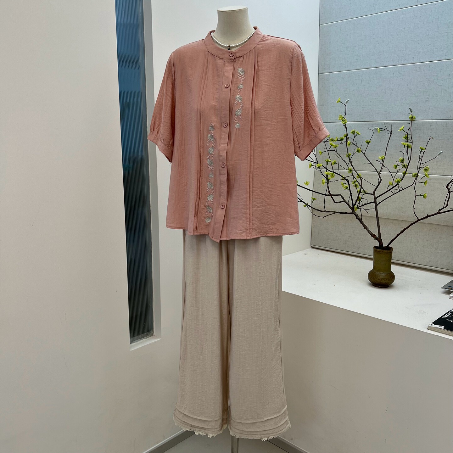 夏季仿棉麻刺绣衬衫套装