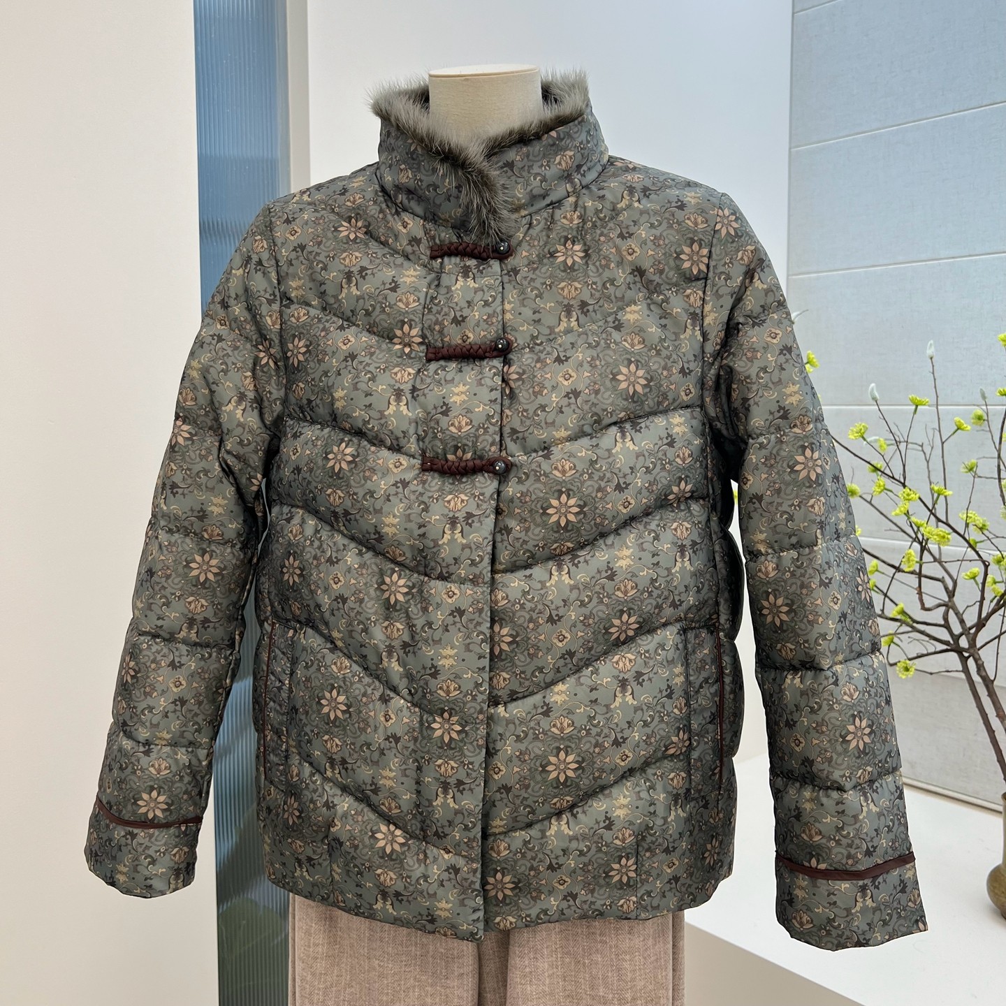 冬季妈妈装羽绒服厚款保暖外套